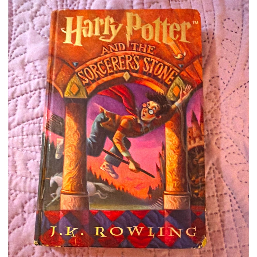 Harry Potter Series - Harry Potter and the Sorcerer's Stone J.K. Rowling HC